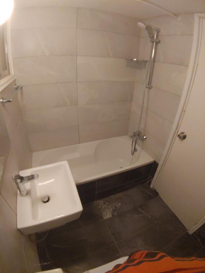 Luxury Apartment In Light House Beach Пафос Екстериор снимка