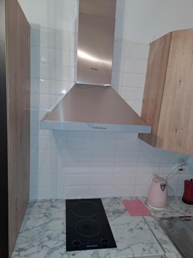 Luxury Apartment In Light House Beach Пафос Екстериор снимка