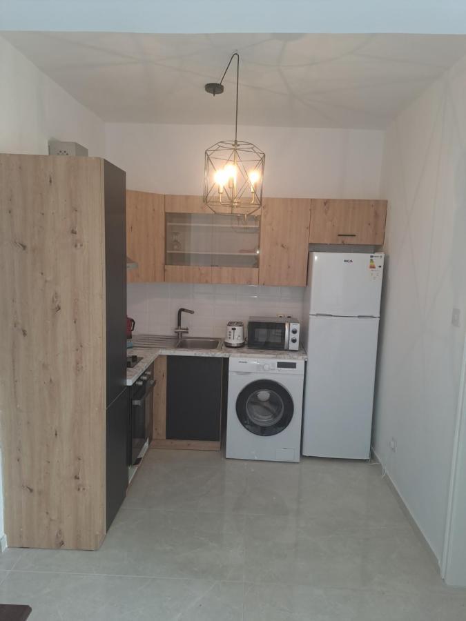 Luxury Apartment In Light House Beach Пафос Екстериор снимка