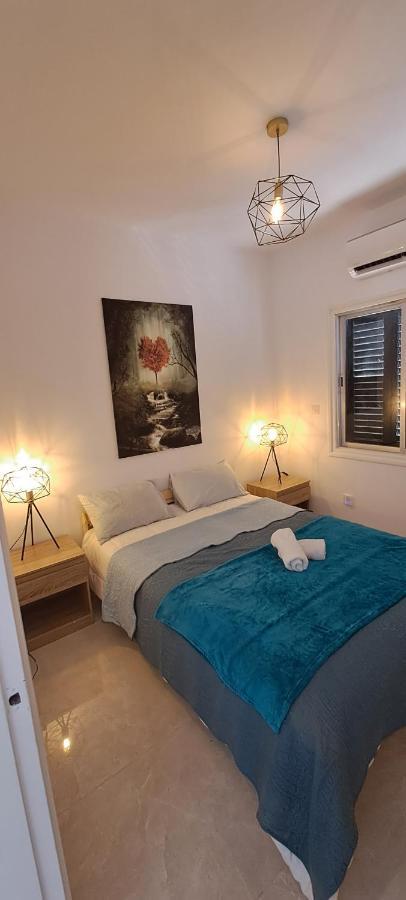 Luxury Apartment In Light House Beach Пафос Екстериор снимка