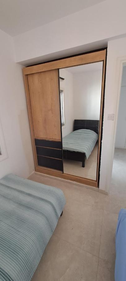 Luxury Apartment In Light House Beach Пафос Екстериор снимка