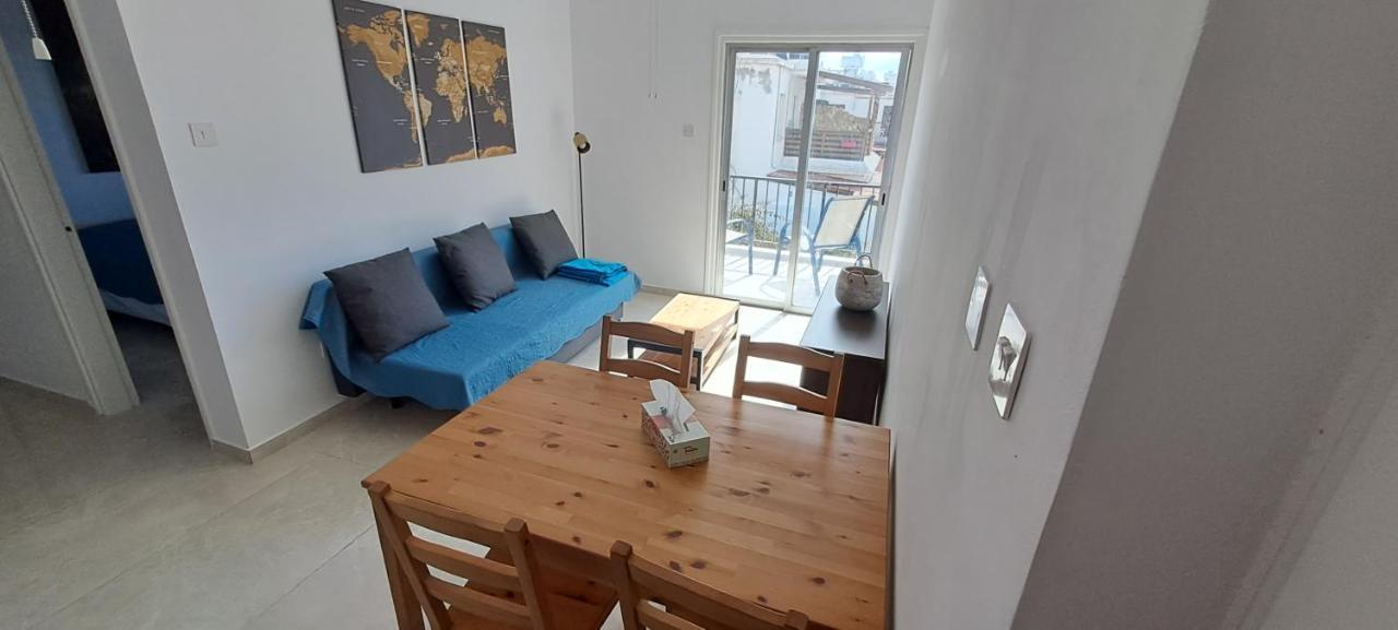 Luxury Apartment In Light House Beach Пафос Екстериор снимка