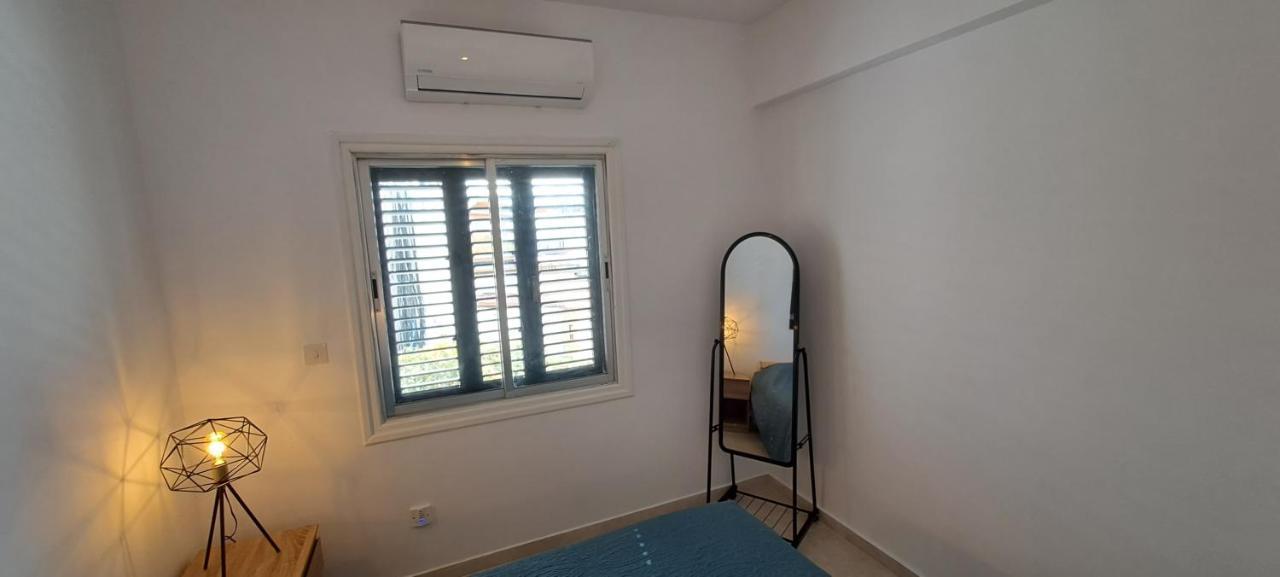 Luxury Apartment In Light House Beach Пафос Екстериор снимка